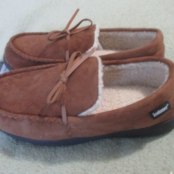 ISOTONER Mens Moccasin Slippers Size 9.5-10.5 Tan Plush Gel Infused Memory Foam - Picture 3 of 5